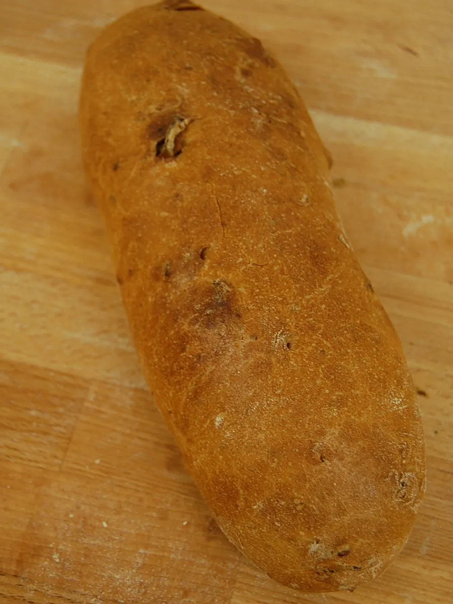Roggenbrot mit Walnüssen und Honig